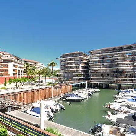 Marina Privee Centre-ville Апартаменты Мандельё-ла-Напуль